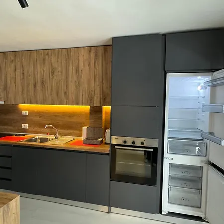 Em Penthouse Apartment Tirana