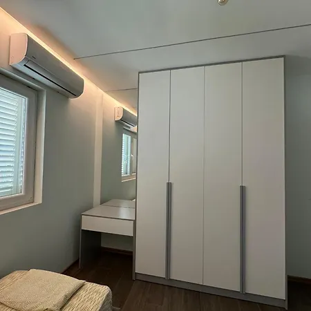 Em Penthouse Τίρανα